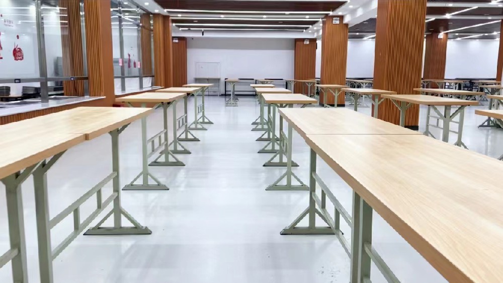 学校食堂